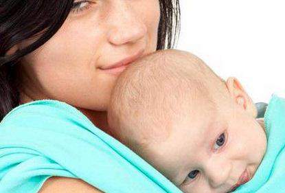 Tips Aman Menggendong Bayi Sesuai Usianya