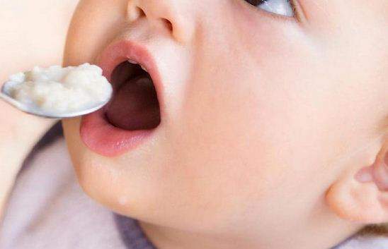 Makanan Bayi: Tips Aman Membuat Sendiri Makanan Bayi