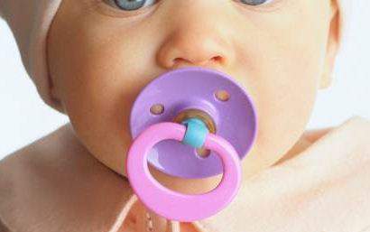 Dampak Buruk Penggunaan Dot pada Bayi