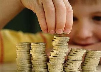 7 Tips Menyenangkan Mengajarkan Anak Tentang Uang
