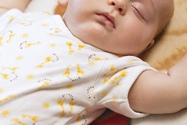 Tips Memilih Posisi Tidur Aman Bagi Bayi