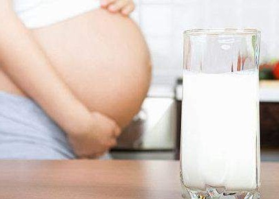 Tips Mengatasi Mual saat Mengkonsumsi Susu Khusus Ibu Hamil