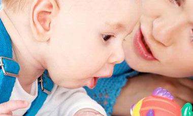 Berbagai Cara Stimulasi Guna Mengoptimalkan Perkembangan Bayi