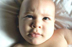 Cara Kenali Tanda-Tanda Mata Juling Pada Bayi