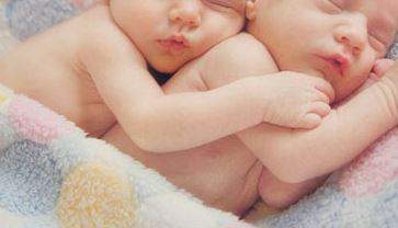 Cara Merawat Bayi kembar Dengan Menyenangkan